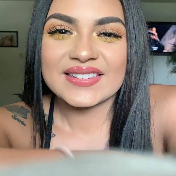 Meet your Posher, Thalia - Picture 1 of 1